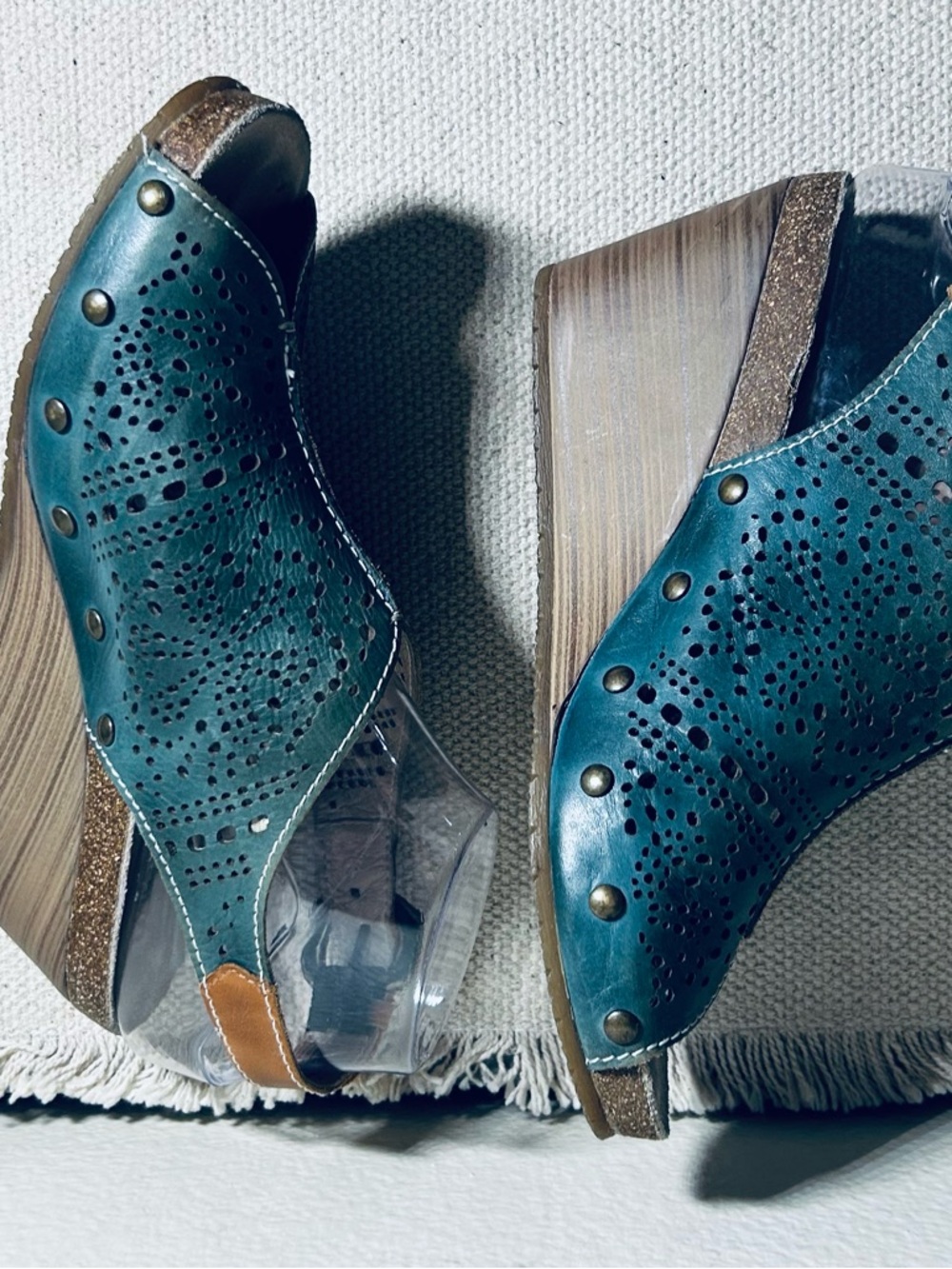 PIKOLINOS Benissa Green Leather Wedge Sandal with Tan Accent - Picture 7 of 11